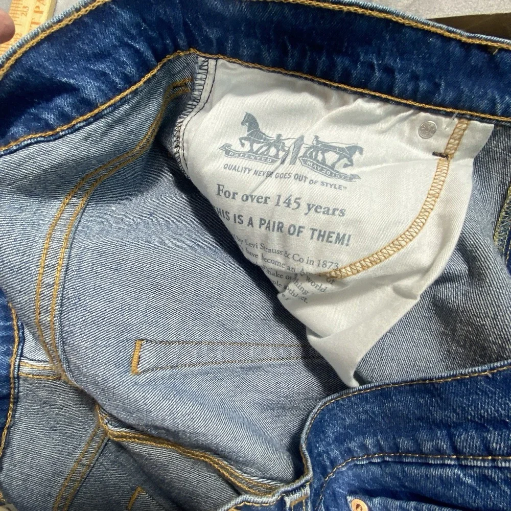 Levis levi men